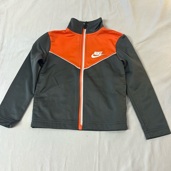 Nike - Full zip gender neutral toddler sports jacket. Size 2 - Picture 1 of 3